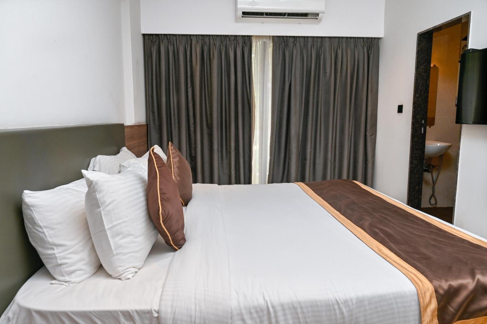 Regenta Inn Palacio De Goa, Panjim 帕纳吉 外观 照片